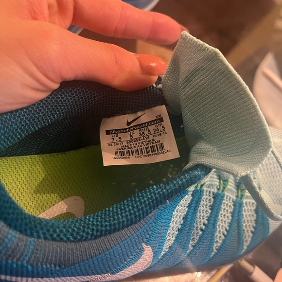 Nike women shoes - Picture 5 of 5